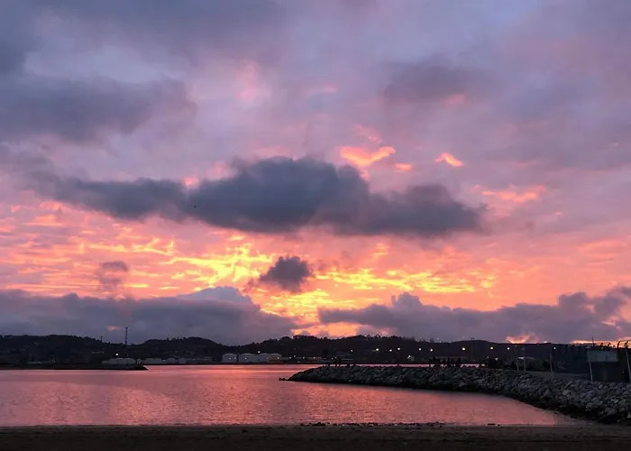 Alojamientos Muelle de Gijón